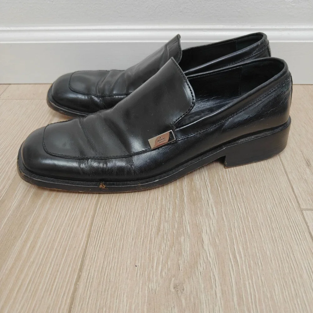 Gucci Mens Loafers 8.5 Black Leather Square Toe Metal Logo Plate Italian Shoes